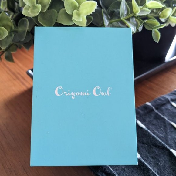 Origami Owl Charm Watch Gold - Picture 4 of 4